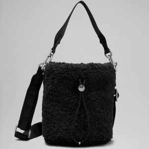 Lululemon Fleece Crossbody Bucket Bag Black NWT